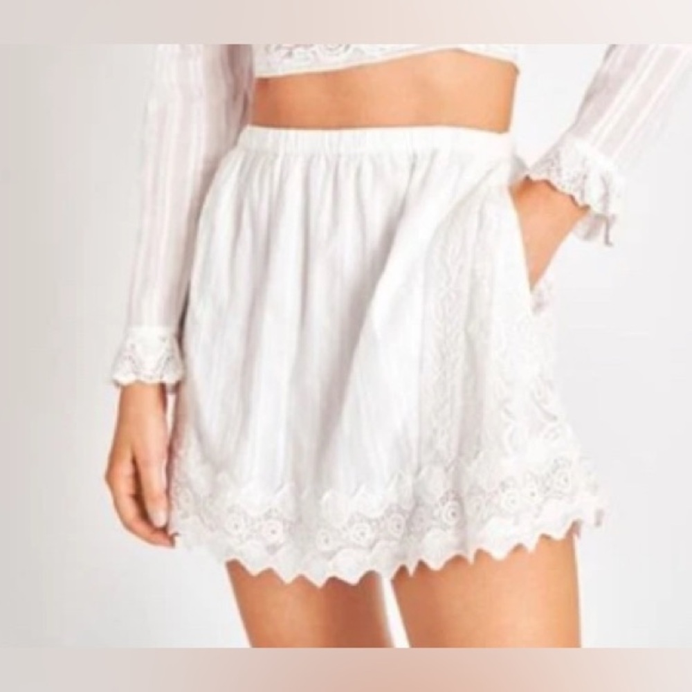 LoveShackFancy White Sterling Mini Skirt
Size: XL - Picture 6 of 7